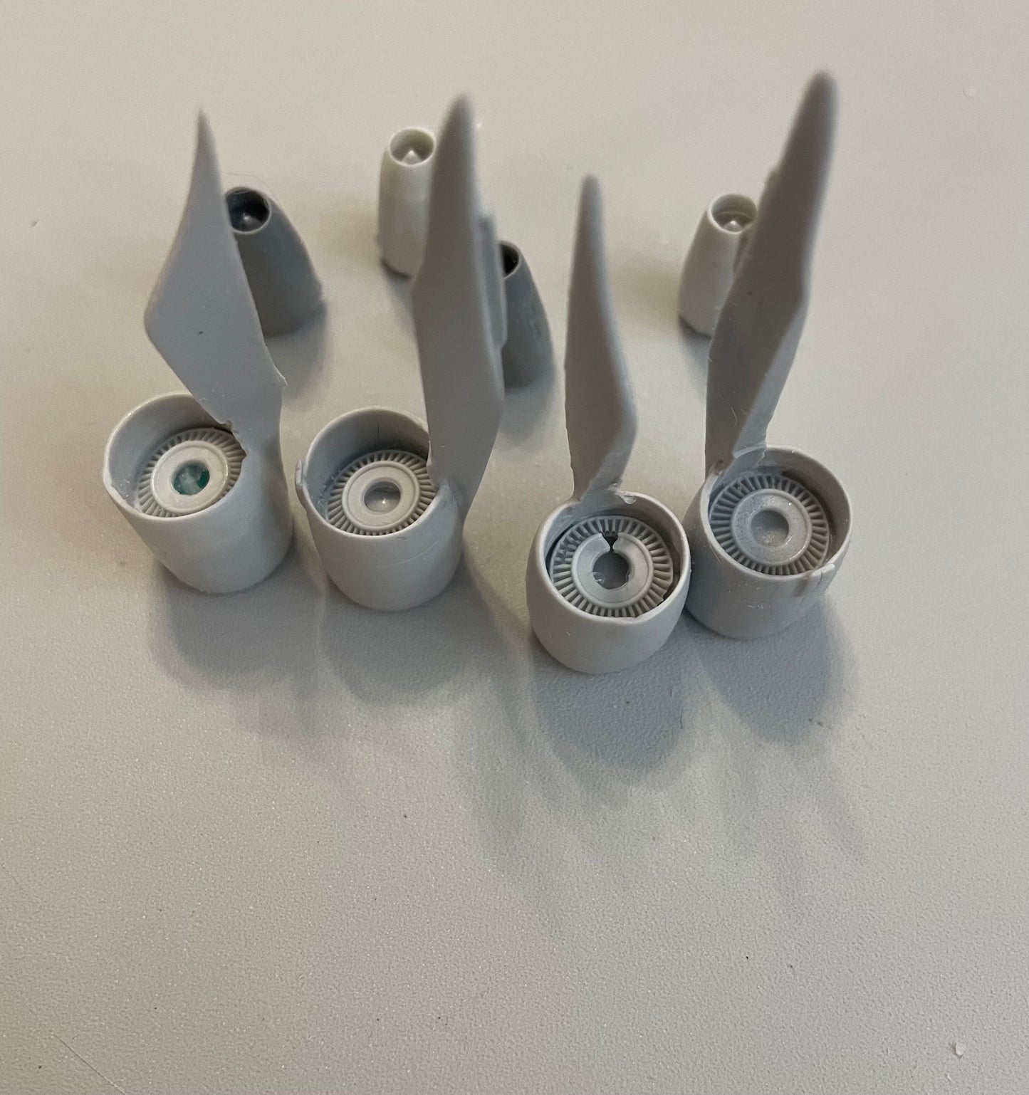 1:200 Scale 747 Engines PW 4000